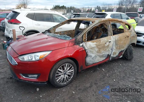 2018 Ford Focus Titanium z USA, uszkodzony, nr VIN 1FADP3N26JL296012